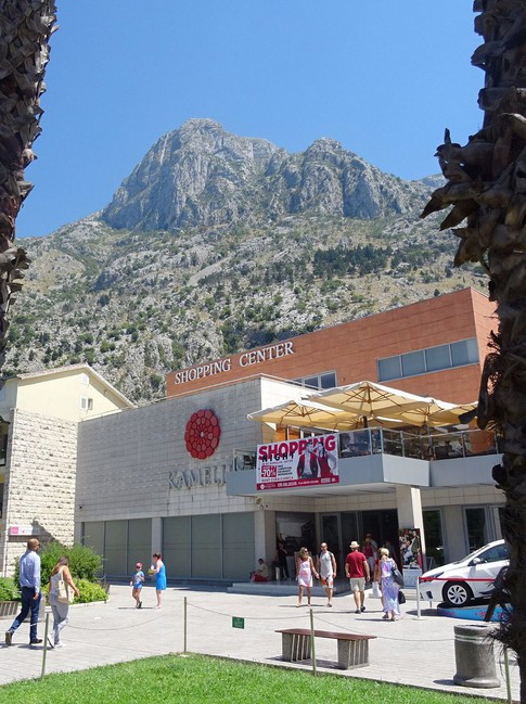 Du khách đã biết 5 khu trung tâm mua sắm ấn tượng này tại Montenegro?