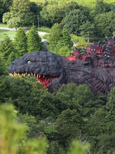 Lạc vào xứ thần tiên, gặp gỡ Godzilla khổng lồ tại các công viên Nhật Bản