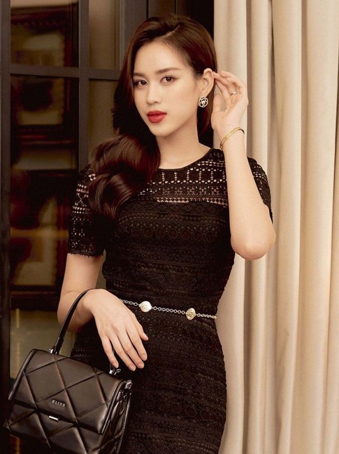 Nét duyên dáng trong những chiếc đầm ren mang phong cách vintage