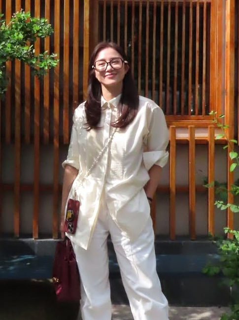 Áo sơ mi phối quần dáng suông chuẩn phong cách hiện đại