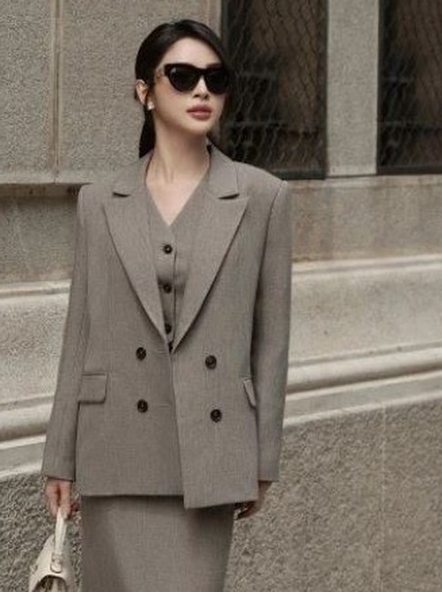 Chuyên nghiệp, cuốn hút với set vest cho dân công sở