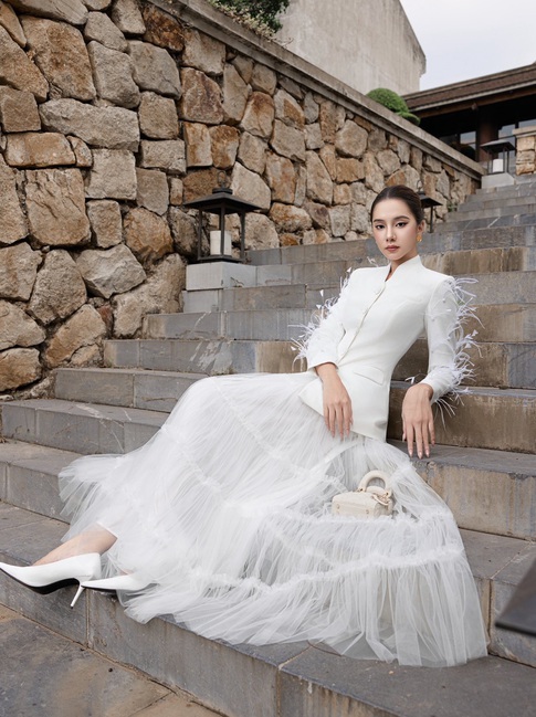 Màu trắng tinh khôi là gam màu thể hiện cho khí chất tinh tế