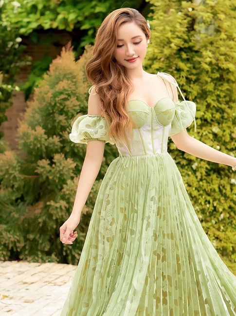 Từ trẻ trung đến sang trọng cùng những sắc độ xanh