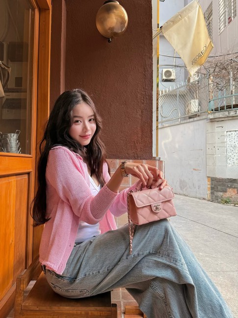 Làm mới tủ đồ cùng trang phục màu pastel nhẹ nhàng và hiện đại