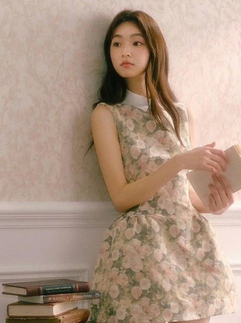 Hóa nàng thơ thanh lịch cùng chiếc váy ngắn