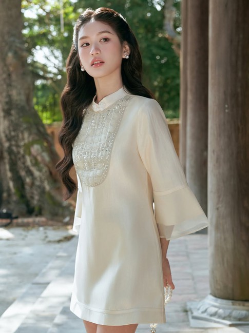 Tạm biệt gò bó, tự tin khoe cá tính cùng váy dáng suông