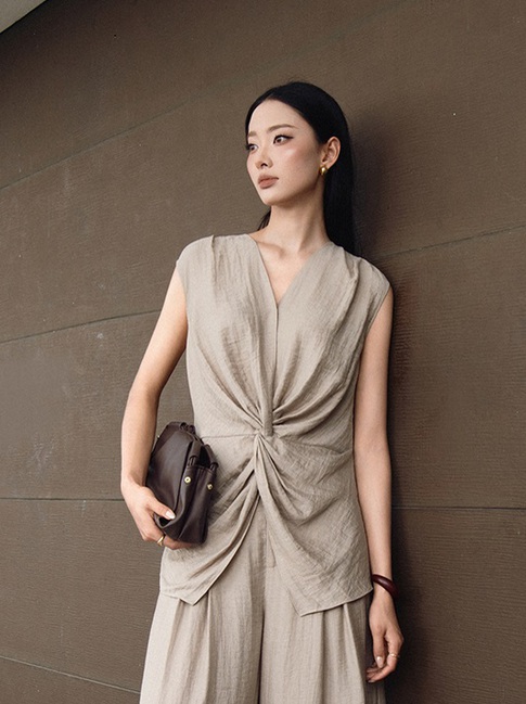 Thanh lịch chuẩn 'sang trọng mà không phô trương' cùng những thiết kế linen tối giản