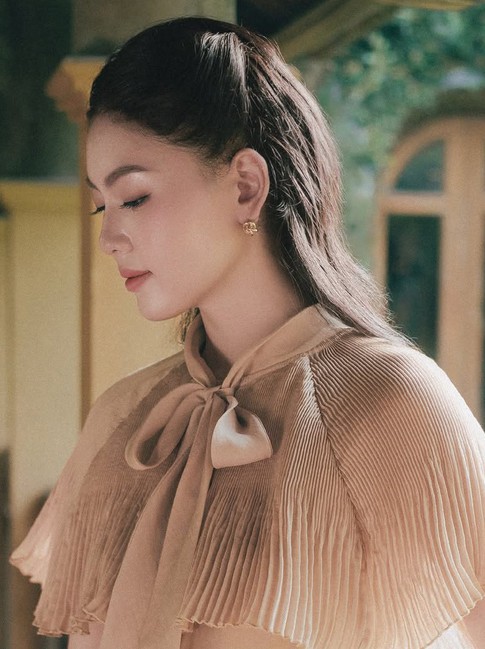 Trang phục xếp ly ăn gian vóc dáng, mang lại vẻ ngoài cuốn hút
