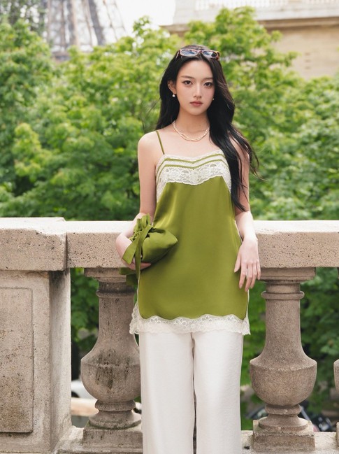 Cách diện áo váy lụa tôn dáng cho mọi vóc người