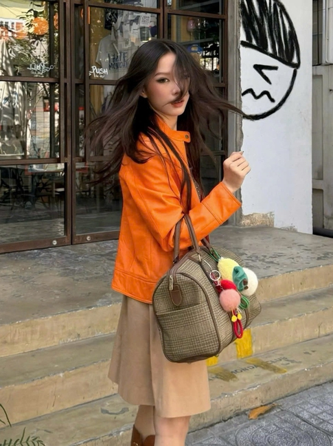 Mặc sắc cam sao cho vừa sáng da lại cực kỳ hút mắt?