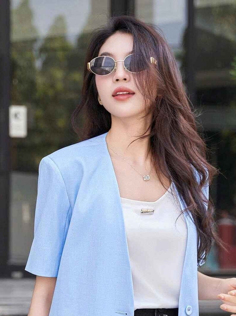 Áo blazer phối túi xách, 'bộ đôi' giúp nàng sang xịn mịn