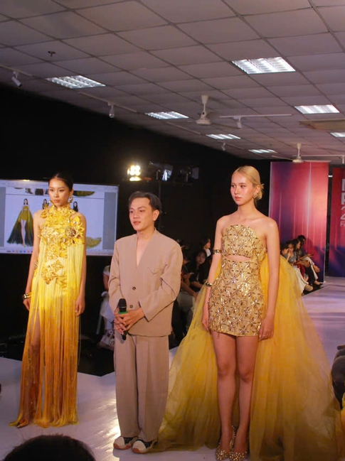 Sinh viên thời trang đưa chất liệu truyền thống lên sàn diễn tốt nghiệp