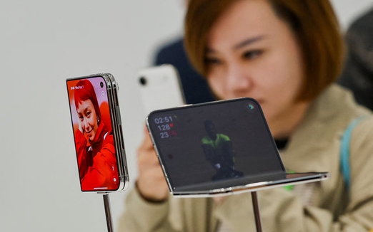 iPhone Duo chưa hết sức nóng, Apple đã tính đến bản màn hình rộng hơn