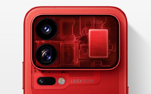 Độc lạ phiên bản trong suốt màu đỏ của Xiaomi 18 Pro và 18 Pro Max