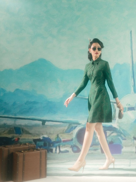  Nàng văn phòng đổi gió với đầm bút chì, váy suông và phong cách Retro 60s