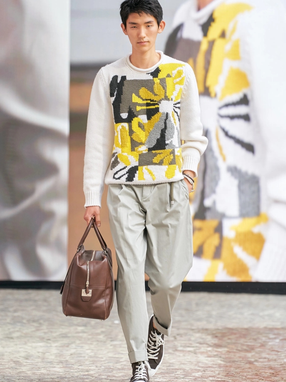  Sắc màu sinh động trong trang phục Xuân Hè 2022 của nhà mốt Pháp Hermès dành cho quý ông
