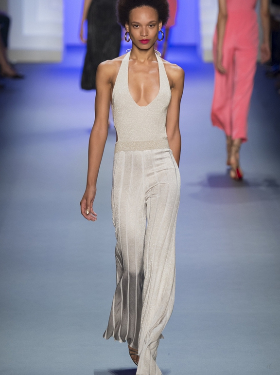  Carly Cushnie