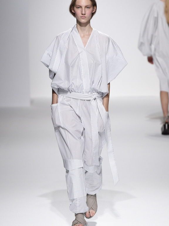  Hussein Chalayan