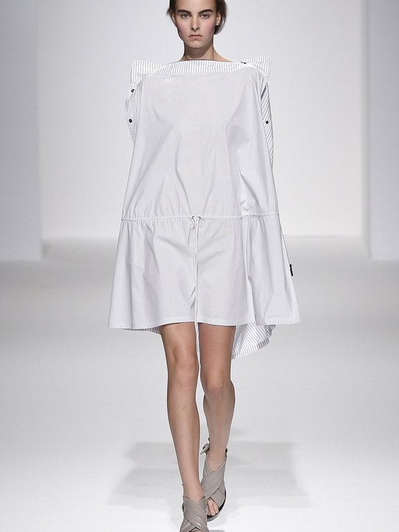  Hussein Chalayan