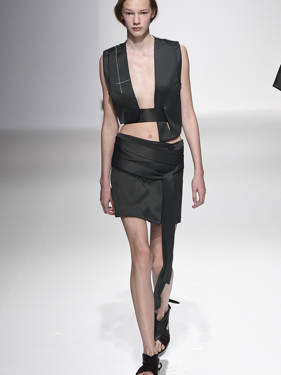  Hussein Chalayan