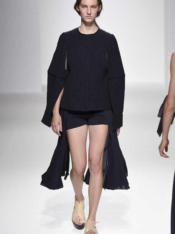  Hussein Chalayan