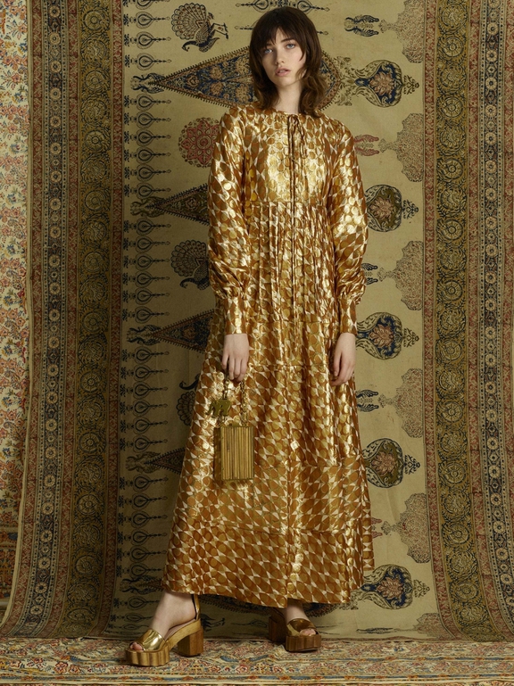  Pre - Fall 2017 Ready-to-Wear