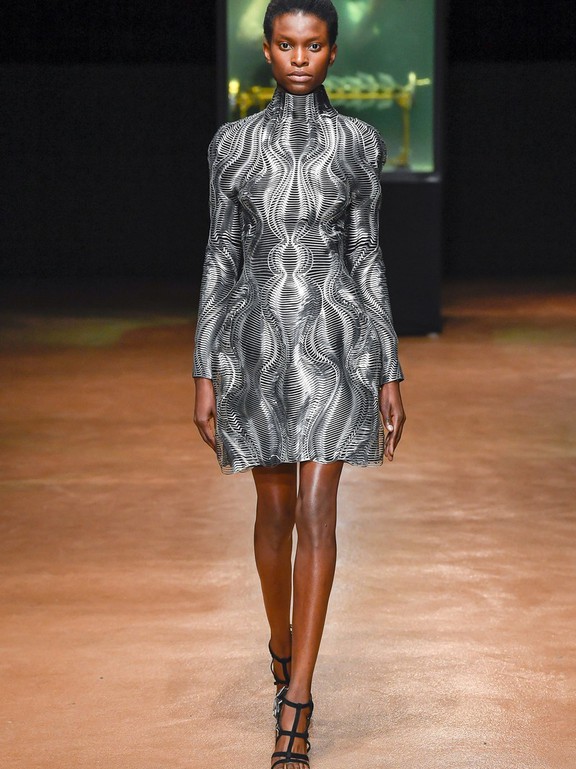  Iris Van Herpen