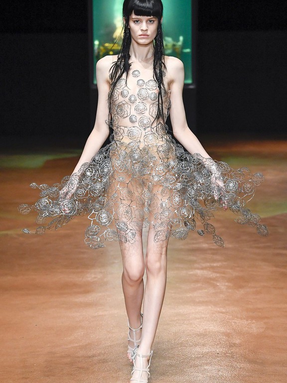  Iris Van Herpen