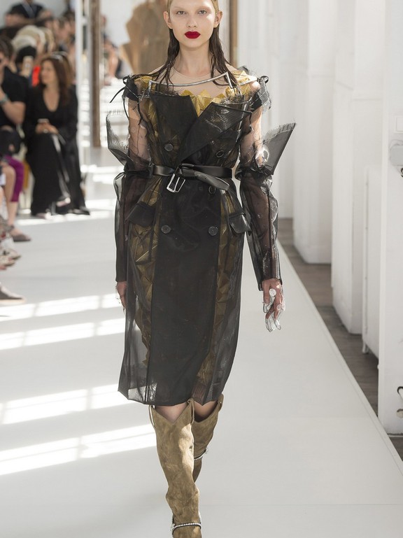  John Galliano