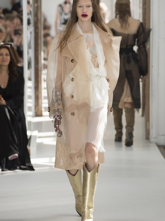  John Galliano