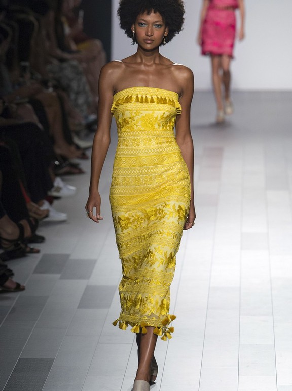  Tadashi Shoji