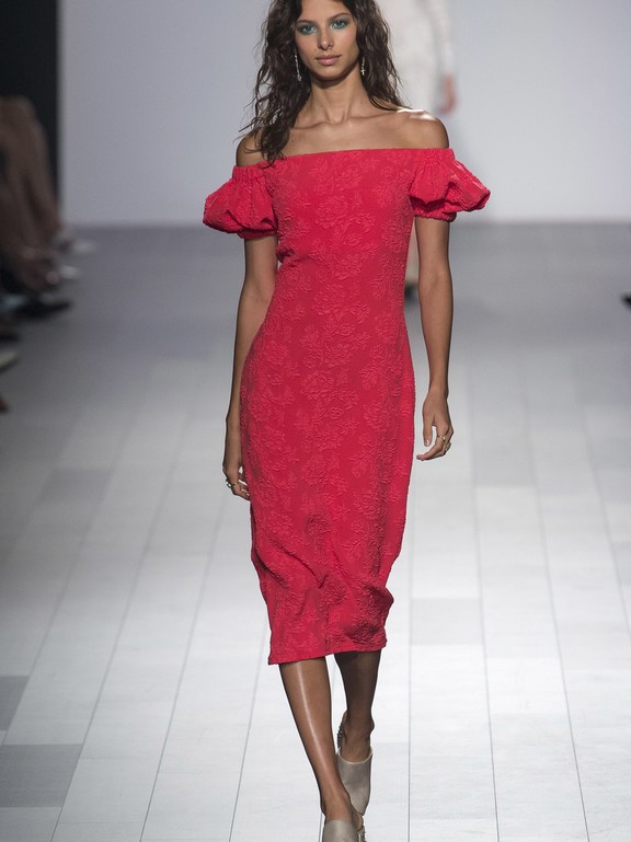  Tadashi Shoji