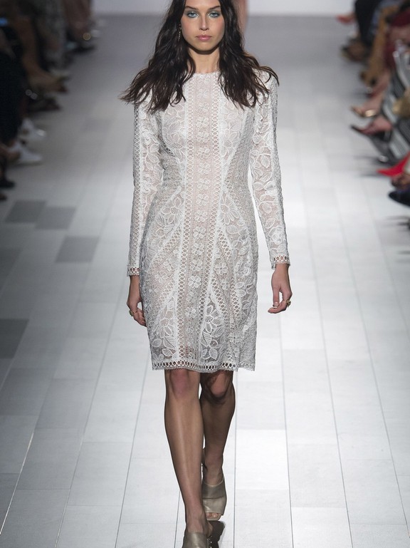  Tadashi Shoji