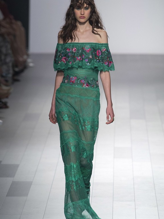  Tadashi Shoji