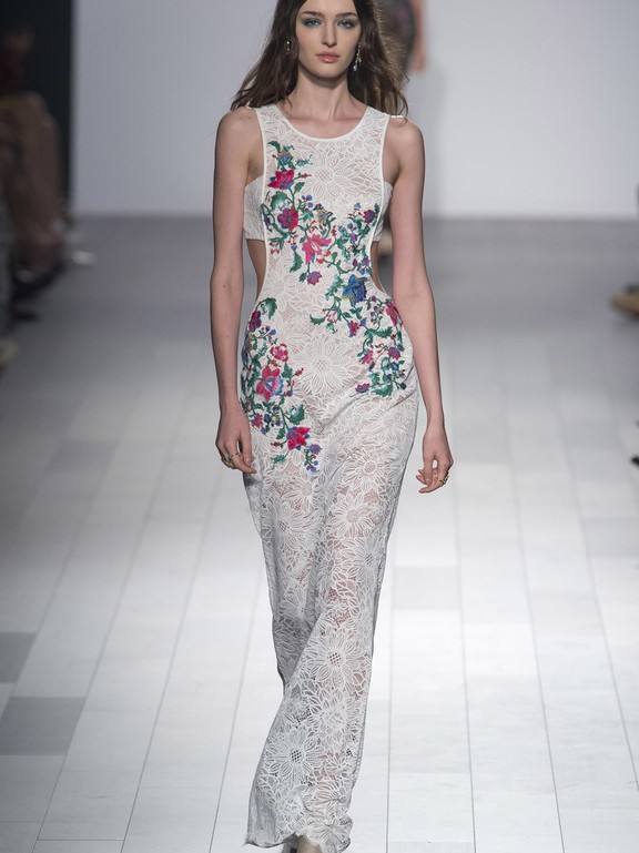  Tadashi Shoji