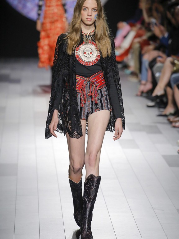  Anna Sui