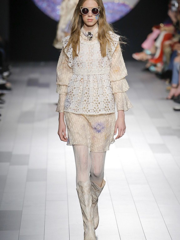  Anna Sui