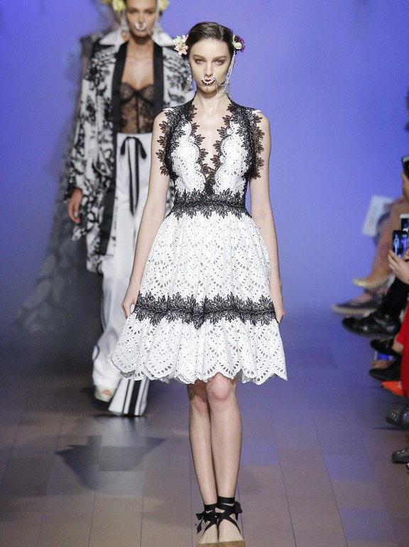  Naeem Khan