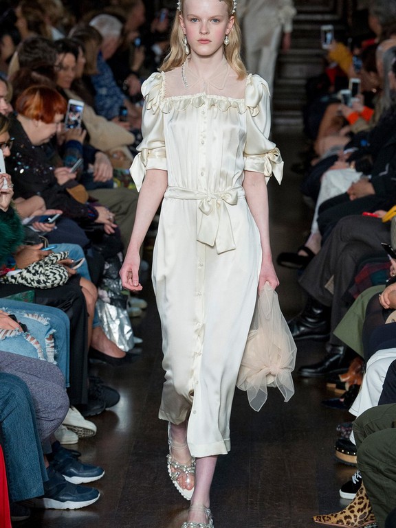  Simone Rocha