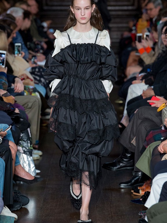  Simone Rocha