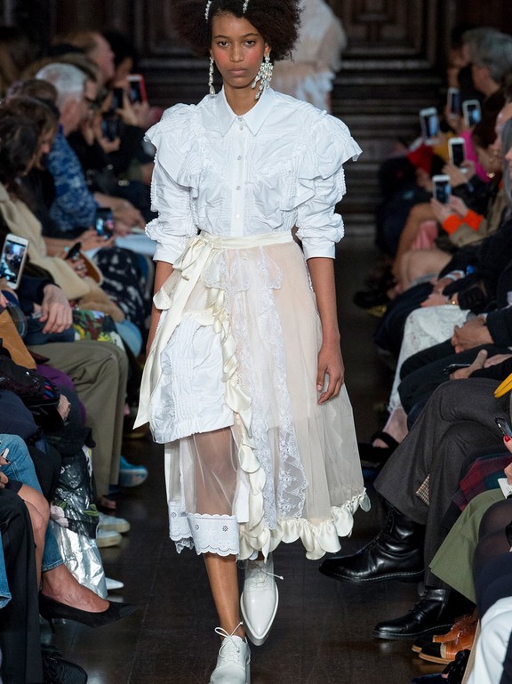  Simone Rocha