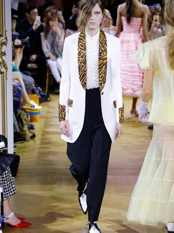  John Galliano