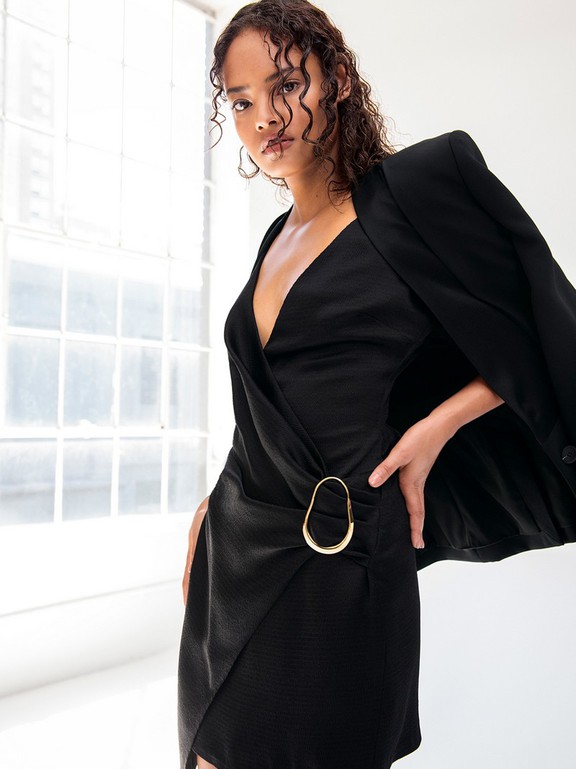  Carly Cushnie