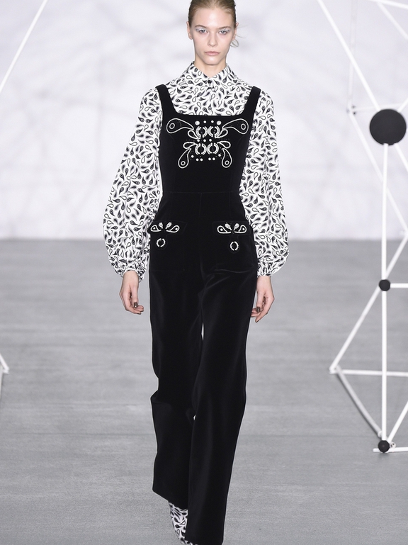  Holly Fulton