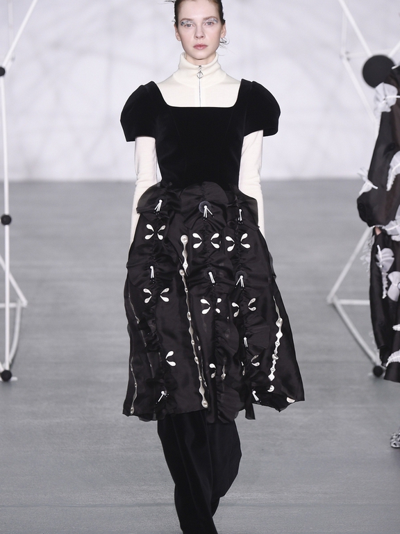  Holly Fulton