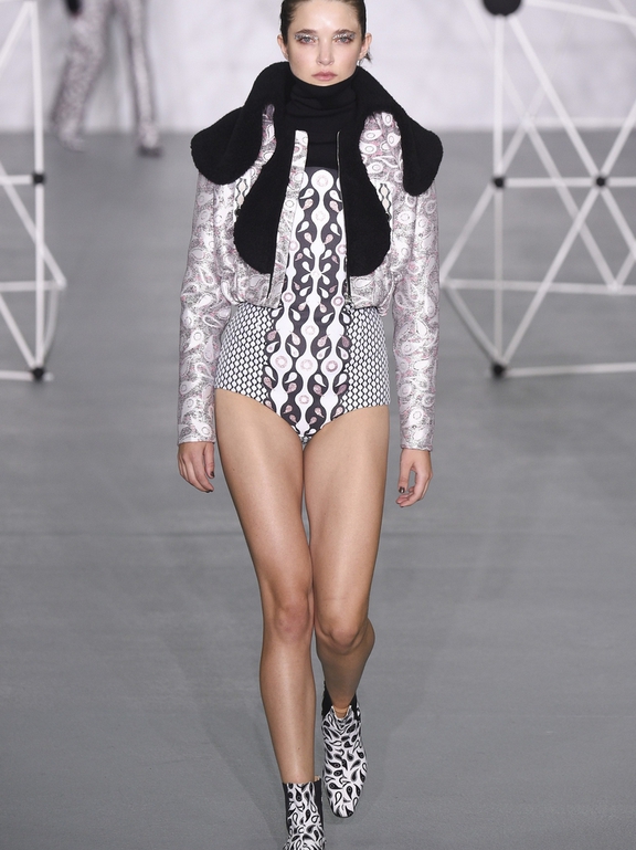  Holly Fulton