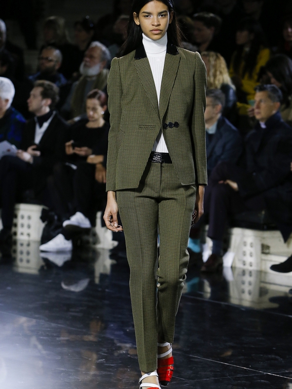  Fall 2016 Ready-to-Wear