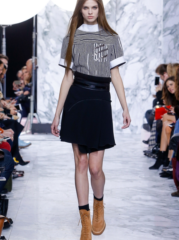  Fall 2016 Ready-to-Wear