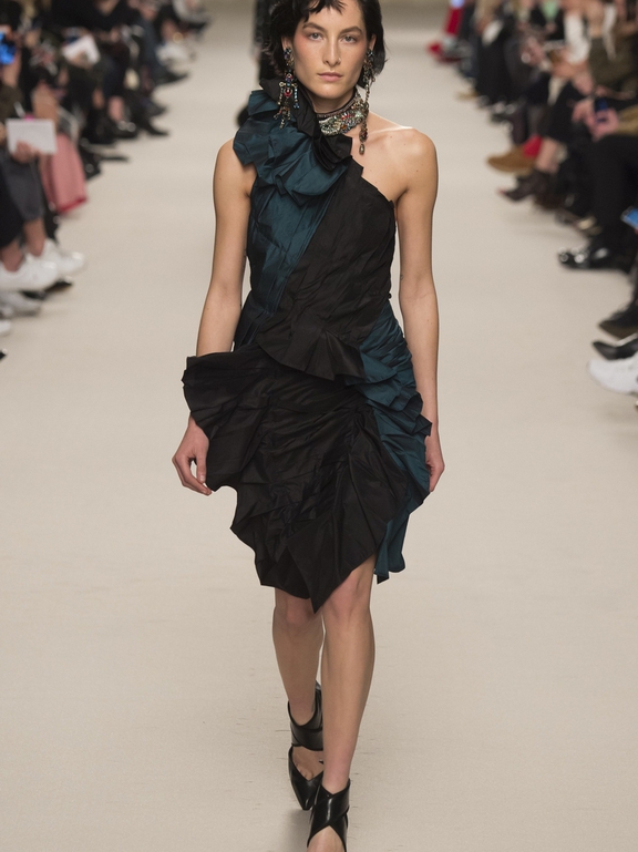  Fall 2016 Ready-to-Wear