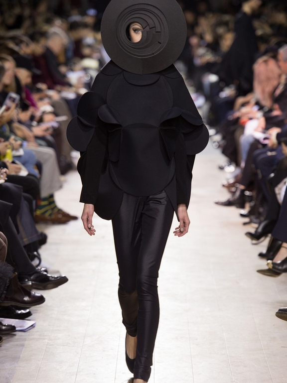  Fall 2016 Ready-to-Wear